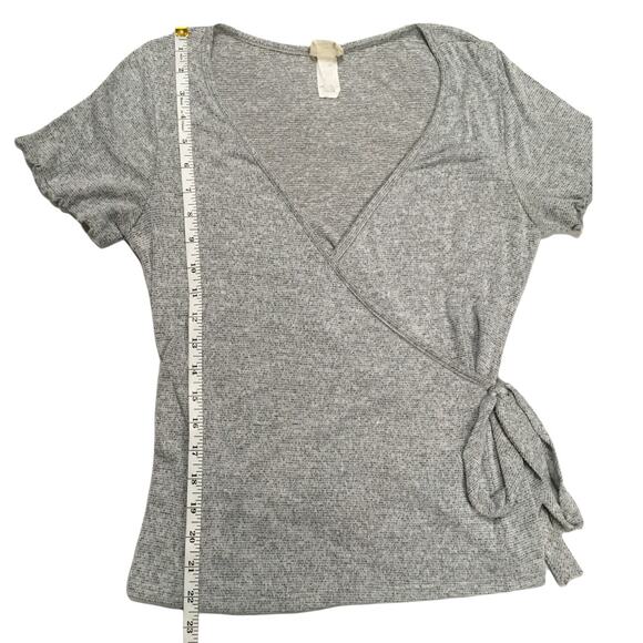 Caution to the Wind Top Short Sleeve Wrap Shirt Grey‎ Women's M Casual Neutral - Picture 6 of 8